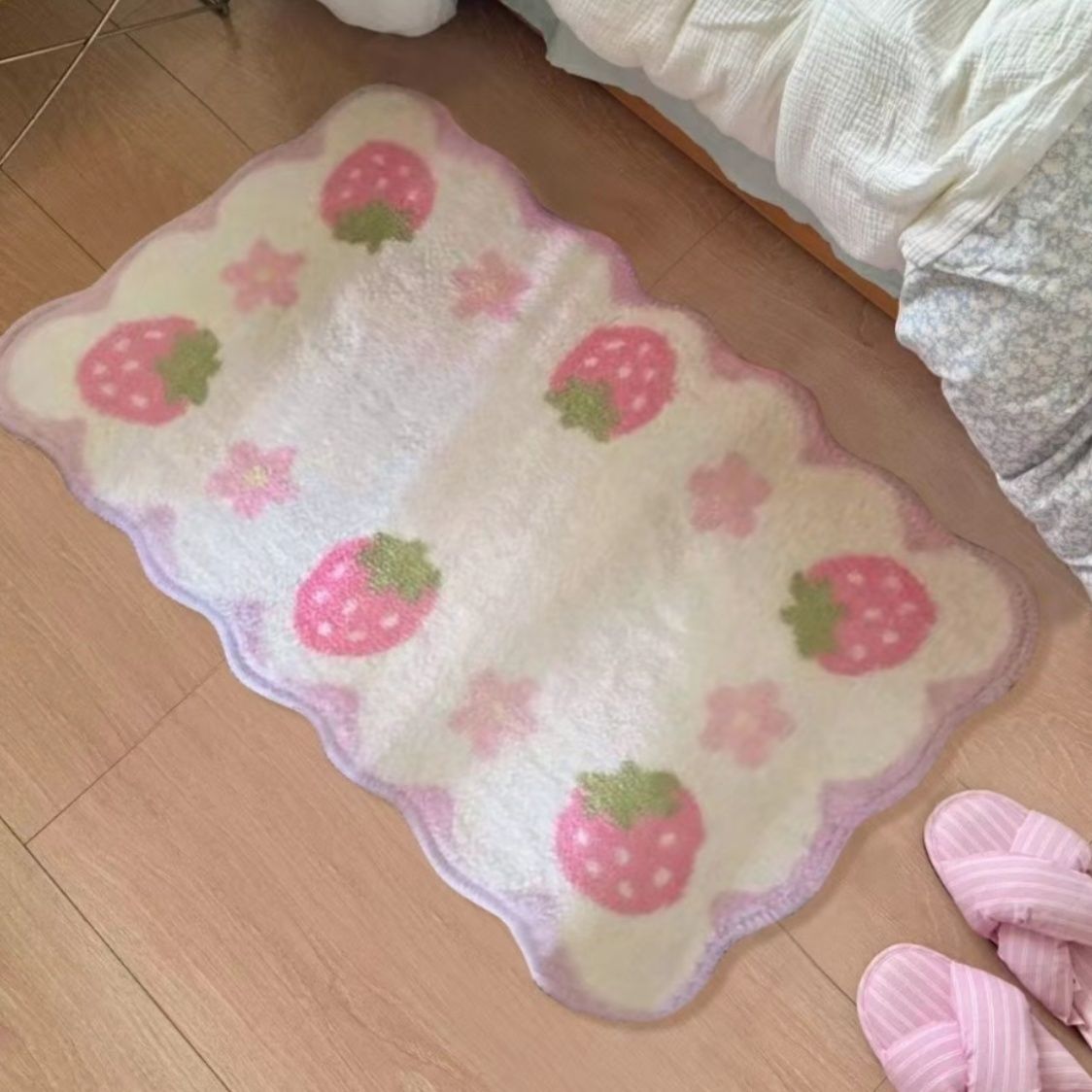 VIKAMA Sweet Strawberry Floor  - Zara Home Bathroom Mat recension och pris